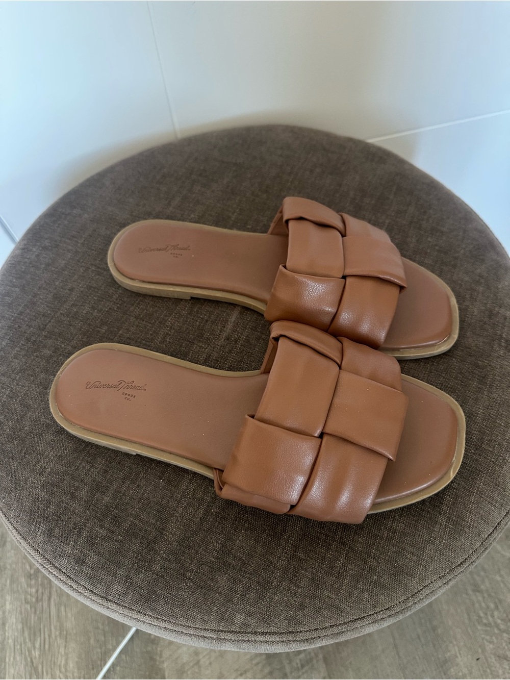 Target Universal Thread Sandals - Picture 2 of 4